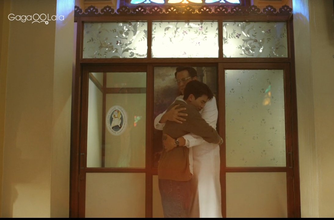 anddyyy01's tweet photo. realising father was never the villain of tanrak’s story, instead he always reminded rak to love himself, forgiving himself for not being able to be the one he wanted, he is the person every person going through religious dilema deserves.. he was kind 🥺

#TicketToHeavenFinalEP https://t.co/sMdK4RuXLZ