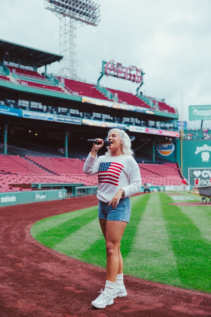 JoelleJames's tweet photo. Happy 250th America 🇺🇸🍦 https://t.co/xTAoORU9iM
