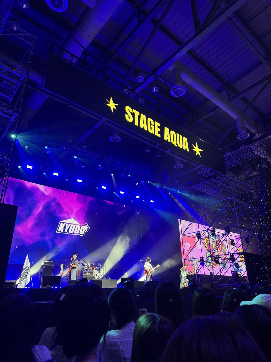 0_0rang1e's tweet photo. 내 밴드 넘 대견하네 진쯔 https://t.co/If4qMETvYt