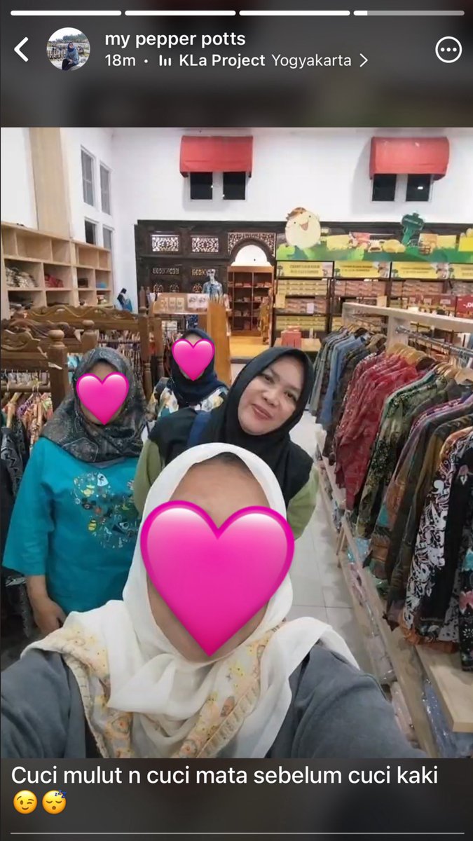 cercades's tweet photo. my mama gue dengan captionnya yang ada aja https://t.co/BN198qboVz