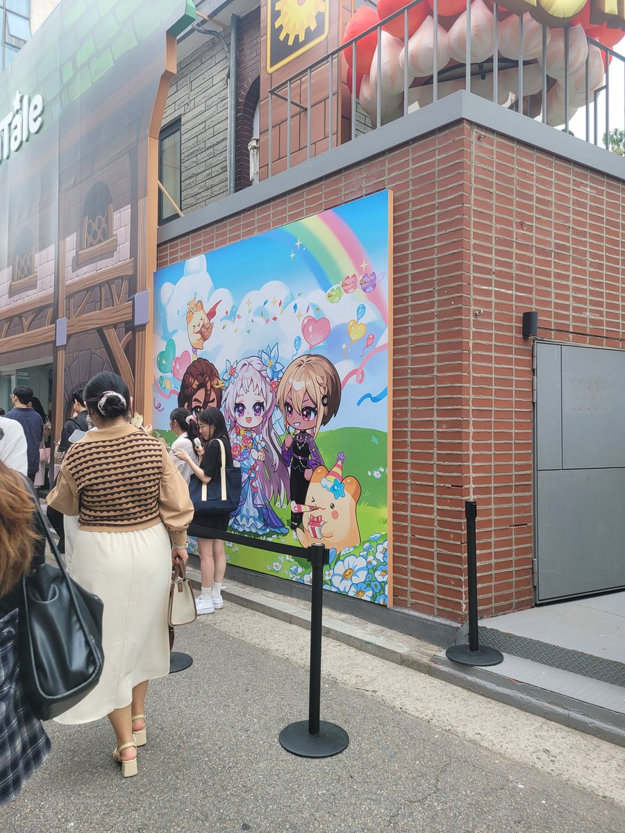 Dam_wol's tweet photo. 라테일 팝업 다녀왔서요 갔는데 품절된게 그렇게 많이 없어서 다행이였어요... https://t.co/ng9CvLBN8C
