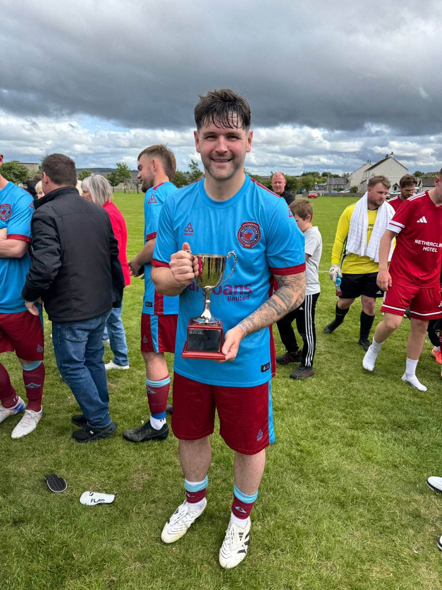 PentlandUnited's tweet photo. Sam Mackay man of the match. Well done Sam, who scored the first Stabbs goal (1-1) and is now top goalscorer for Stabbs #PUFC #Stabbs #EMCup https://t.co/WWWpCSgzEL