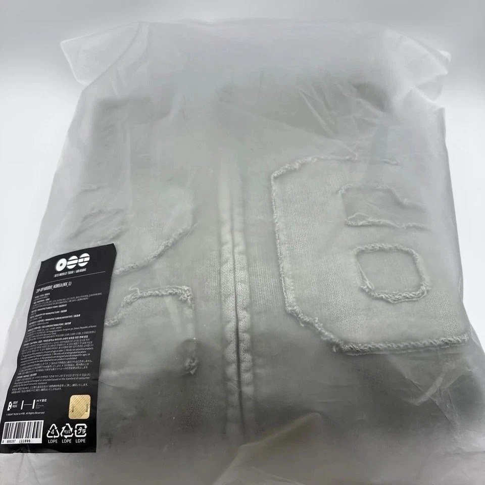 tklsxnaiah's tweet photo. wts lfb bts ph 

BTS ARIRANG LIMITED Zip Up Hoodie 26 LogoKorea Goyang Busan

small, med, large, xl available size

₱9,500

— PAYO (automatic yours)
— No cancel nor refund 

dm to claim https://t.co/t1zssy79Qc