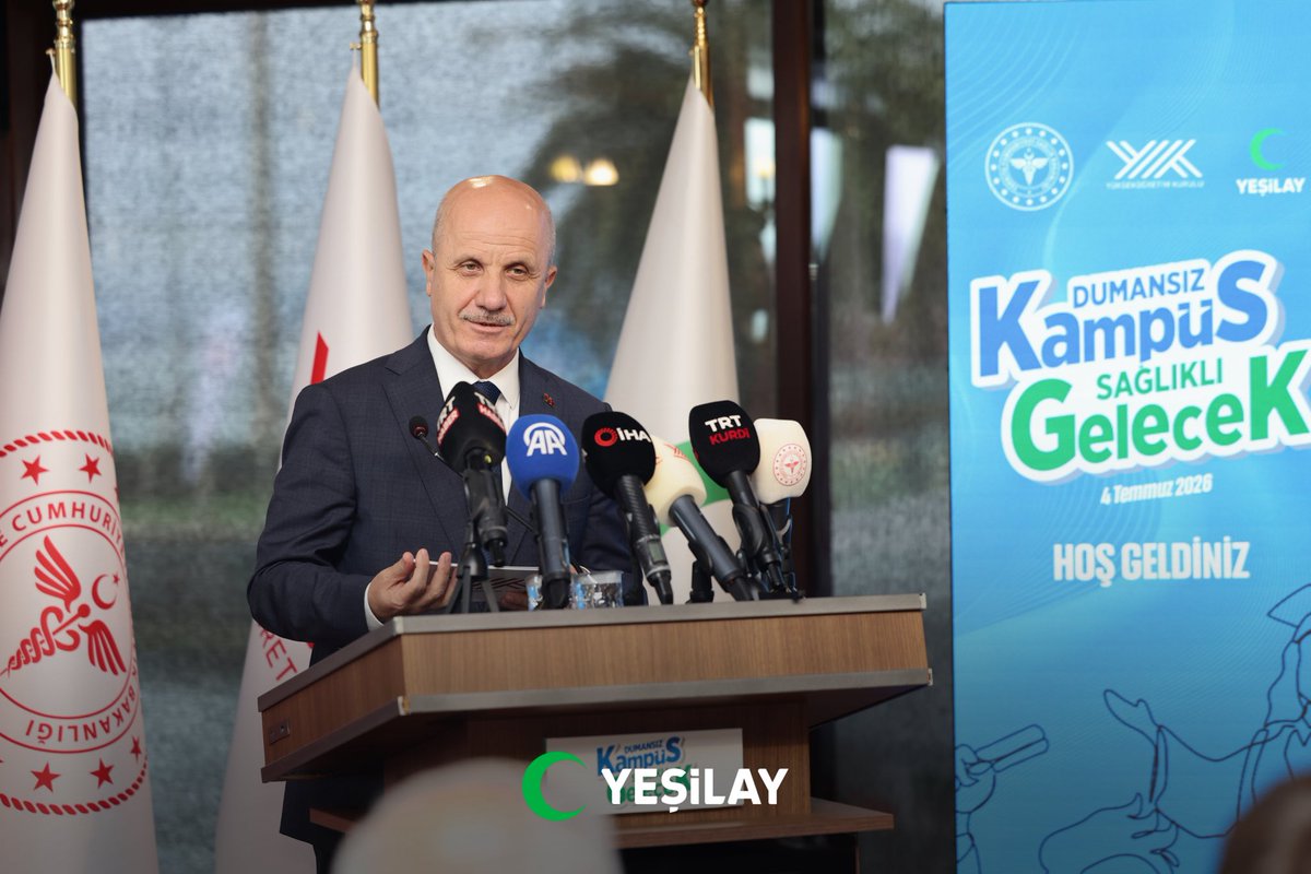 YesilayKurumsal's tweet photo. “Dumansız Kampüs, Sağlıklı Gelecek” projemizin tanıtım programını Genel Merkezimiz Sepetçiler Kasrı’nda gerçekleştirdik.

Genel Başkanımız Doç. Dr. Mehmet Dinç, Sağlık Bakanı Prof. Dr. Kemal Memişoğlu, Yükseköğretim Kurulu Başkanı Prof. Dr. Erol Özvar ve İstanbul Valisi Davut Gül’ün katılımıyla düzenlediğimiz programımızda, üniversite kampüslerinde dumansız yaşam kültürünü yaygınlaştıracak, gençlerin sağlıklı tercihler yapmasını destekleyecek ortak hedeflerimizi paylaştık.

 Daha sağlıklı kampüsler, daha sağlıklı bir gelecek demek. Gençlerimizin özgürce nefes alabildiği, sağlıklı seçimlerin desteklendiği kampüsler için birlikte çalışmaya devam ediyoruz. Çünkü sağlıklı bir gelecek, kampüslerde başlayan doğru adımlarla inşa edilir. 💚

#Yeşilay #DumansızKampüs #SağlıklıGelecek #BağımsızlıkSeferberliği