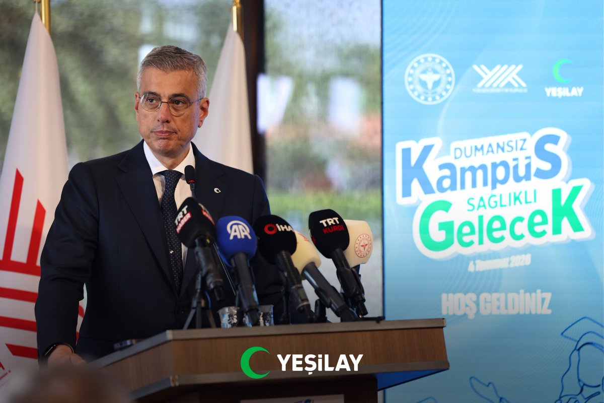 YesilayKurumsal's tweet photo. “Dumansız Kampüs, Sağlıklı Gelecek” projemizin tanıtım programını Genel Merkezimiz Sepetçiler Kasrı’nda gerçekleştirdik.

Genel Başkanımız Doç. Dr. Mehmet Dinç, Sağlık Bakanı Prof. Dr. Kemal Memişoğlu, Yükseköğretim Kurulu Başkanı Prof. Dr. Erol Özvar ve İstanbul Valisi Davut Gül’ün katılımıyla düzenlediğimiz programımızda, üniversite kampüslerinde dumansız yaşam kültürünü yaygınlaştıracak, gençlerin sağlıklı tercihler yapmasını destekleyecek ortak hedeflerimizi paylaştık.

 Daha sağlıklı kampüsler, daha sağlıklı bir gelecek demek. Gençlerimizin özgürce nefes alabildiği, sağlıklı seçimlerin desteklendiği kampüsler için birlikte çalışmaya devam ediyoruz. Çünkü sağlıklı bir gelecek, kampüslerde başlayan doğru adımlarla inşa edilir. 💚

#Yeşilay #DumansızKampüs #SağlıklıGelecek #BağımsızlıkSeferberliği