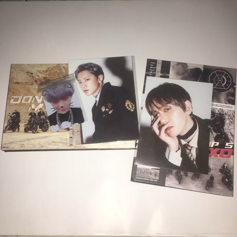 laverafaa's tweet photo. Hi guyss, aku mau jual all collection album EXO ku + signed. Ini semua asli koleksiku, yg signed ini beli dr seller korea yg ikut fansign. Total semua ada 23 album. Ini ada yg lengkap dg poster, postcard, PC Official. AKU JUAL 2 JUTA Free ongkir (pulau jawa) https://t.co/yu7GzDc4VS