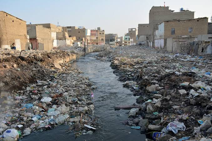 evil_1O1's tweet photo. @fanatic_uf68413 @Coinvo this is karachi, pakistan. This is where you're tweeting from, pooplim. 🫵 https://t.co/swmaQ2Rx9c