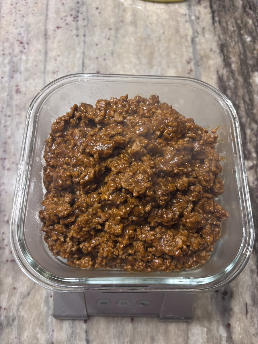 DeanTTraining's tweet photo. One of the GREATEST skills you can acquire in life is….

Learning how to prep Ground Beef in a way that makes you legit EXCITED to eat it

Once you know how to do this…you’re 90% of the way home on lunch/dinner

Here’s how I make mine:

(This stays good in the fridge for DAYS) https://t.co/ZbGGvS0Vol