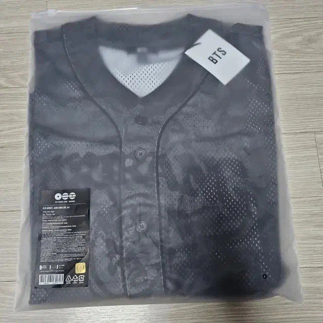 tklsxnaiah's tweet photo. wts lfb bts ph 

BTS ARIRANG Official POP-UP Jersey Korea World Tour Merch Edition MD

small, med, large, xl available size

₱3,800 each

— PAYO (automatic yours)
— No cancel nor refund 
— x sensi

#BTS_ARİRANG #BTS_ARİRANG_BUSAN https://t.co/Tpp6Q5447J