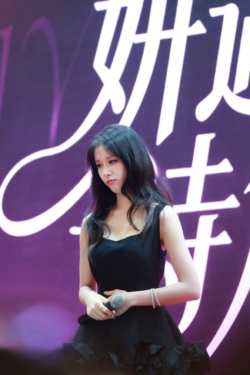 DiNos67's tweet photo. 260704  Beijing fanmeeting #티아라 #지연 #티아라지연 #jiyeon#T-ara https://t.co/y3XKD21lrO