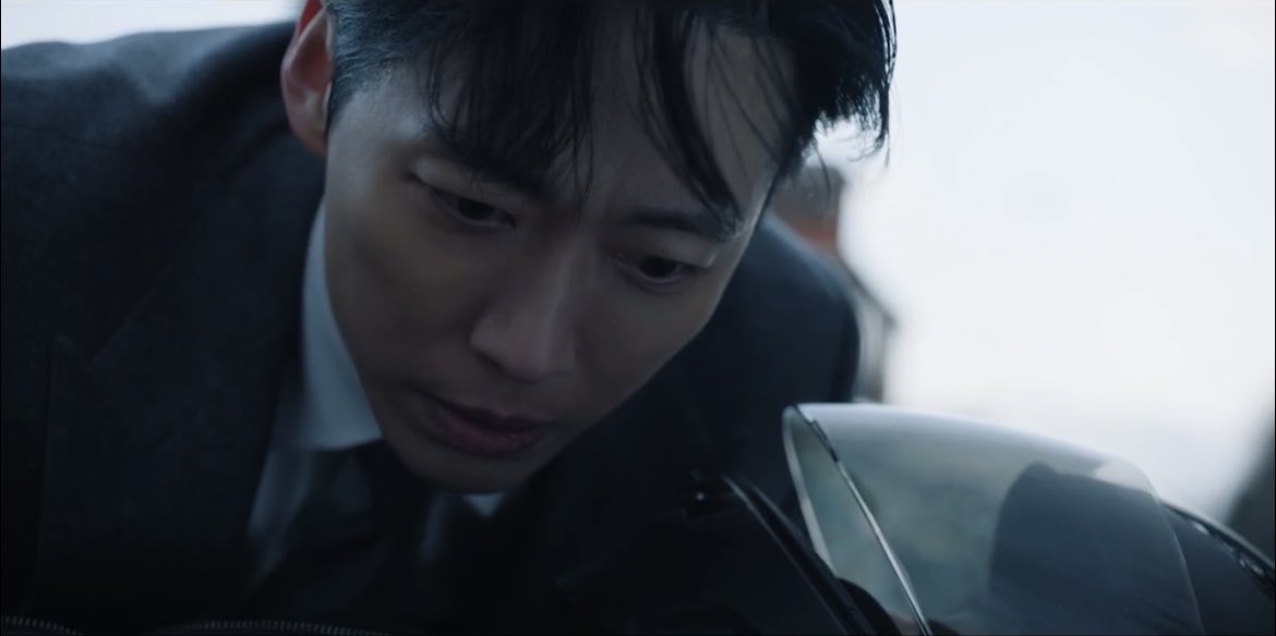 __kdramaland's tweet photo. drunk talking to his car driver to kidnap his wife and he actually did. The last 20 mins were intense and got me on the edge of my seat. 

#TheHusbandEp1 #TheHusband https://t.co/IxTPk0i9WE
