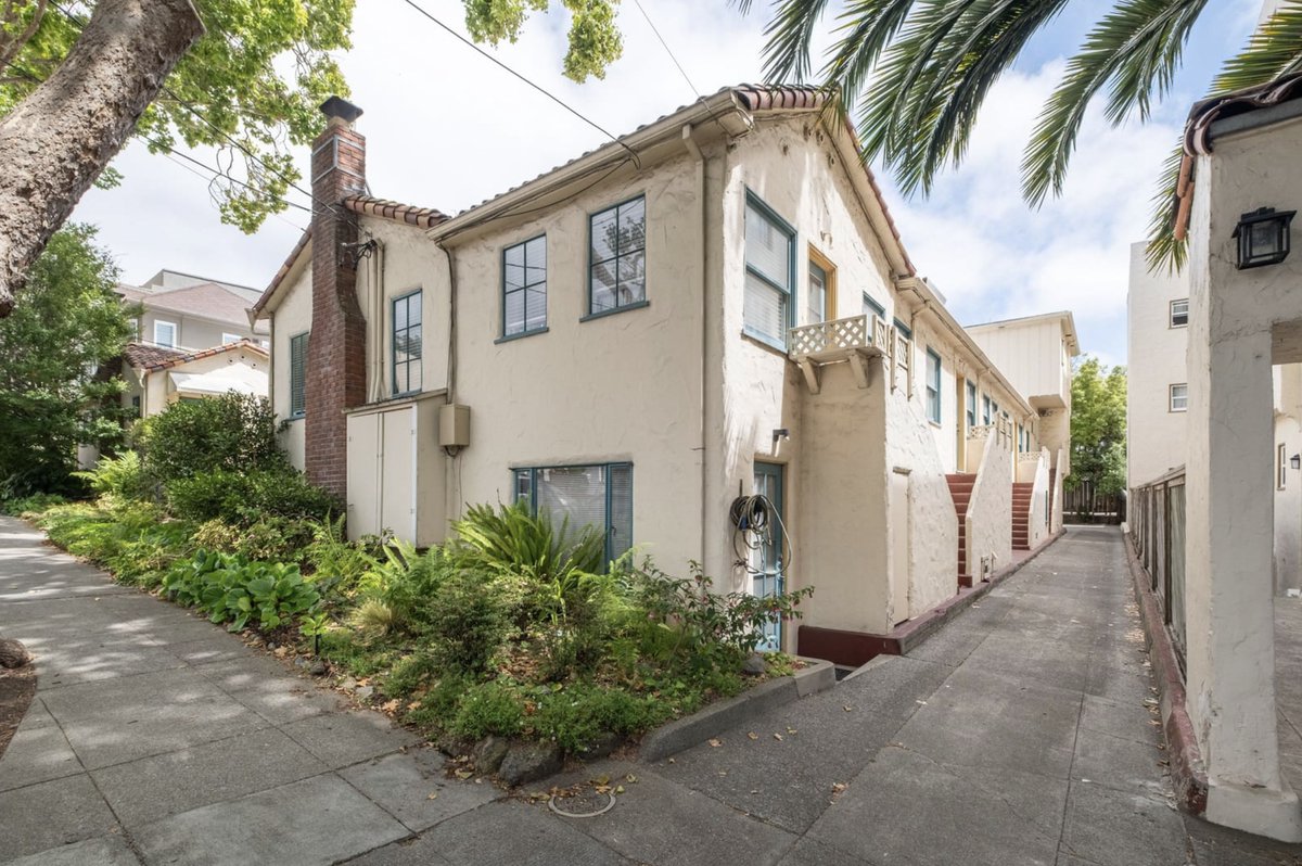WinklerREG's tweet photo. 🏡 #Berkeley $799K 📍2444 Virginia St #B 📅 Sun 2–4

🌺 Spanish Revival 2bd/2ba in Northside.

🍍 Vaulted ceilings, fireplaces &amp; courtyard setting!

🚪 https://t.co/If59eHmjVk

Bill Grimason | DRE# 00744337 | 📱510-326-5800

#WinklerREG #OpenHouse https://t.co/Woul4DKqcN