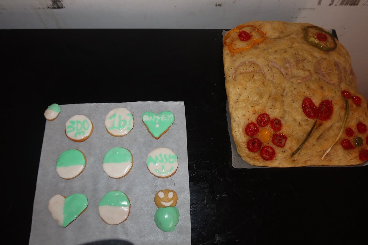 baebii_8's tweet photo. You’re all invited to $ANSEM bull partyyyy

Spent the day baking our menu.

On today’s menu we have:

Ansem floral focaccia and pumpfun gloss cookies.

Take a tablet, or a pill. Consume the hype.

You’re welcomeeee ❤️ @blknoiz06 https://t.co/1SZJxRAzBX