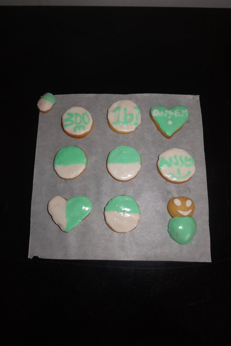 baebii_8's tweet photo. You’re all invited to $ANSEM bull partyyyy

Spent the day baking our menu.

On today’s menu we have:

Ansem floral focaccia and pumpfun gloss cookies.

Take a tablet, or a pill. Consume the hype.

You’re welcomeeee ❤️ @blknoiz06 https://t.co/1SZJxRAzBX