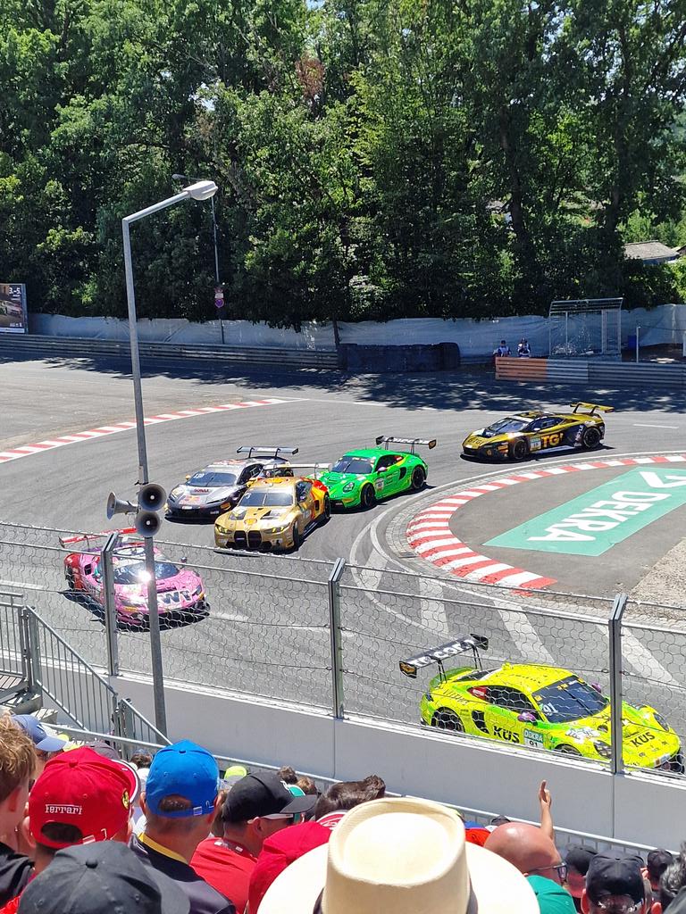 Nulltarif95's tweet photo. Zweiter Tag am Norisring. Gleich zwei heftige Unfรคlle direkt bei uns in der ersten Kurve. Hoffentlich gehen die Rennen morgen Unfallfrei รผber die Bรผhne.
#Norisring #DTM https://t.co/vCLLCt8hlC