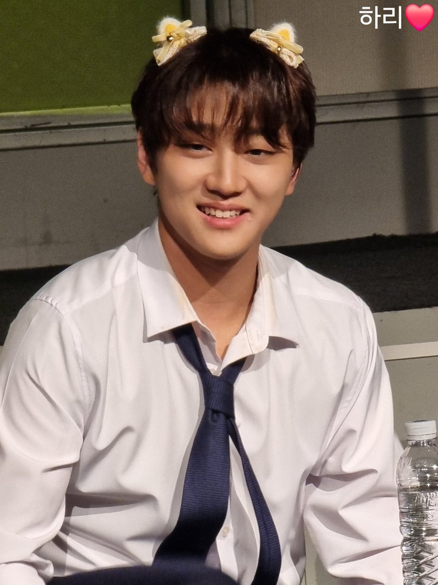 wfe989's tweet photo. 260704 6시퇴근 사인회

#홍주찬 https://t.co/wxpBCyhw8T