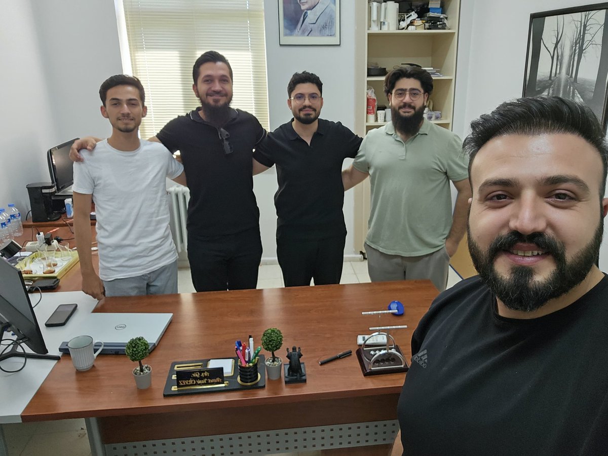 SaidKurhan's tweet photo. Araştırma görevlisi olarak Ahmet Yasir Cilvez kardeşimize ve Dr. öğretim üyesi olarak atanan İsmail İlbak kardeşimize hayırlı olsun ziyaretinde bulunduk. https://t.co/XZ6RJSZwTV