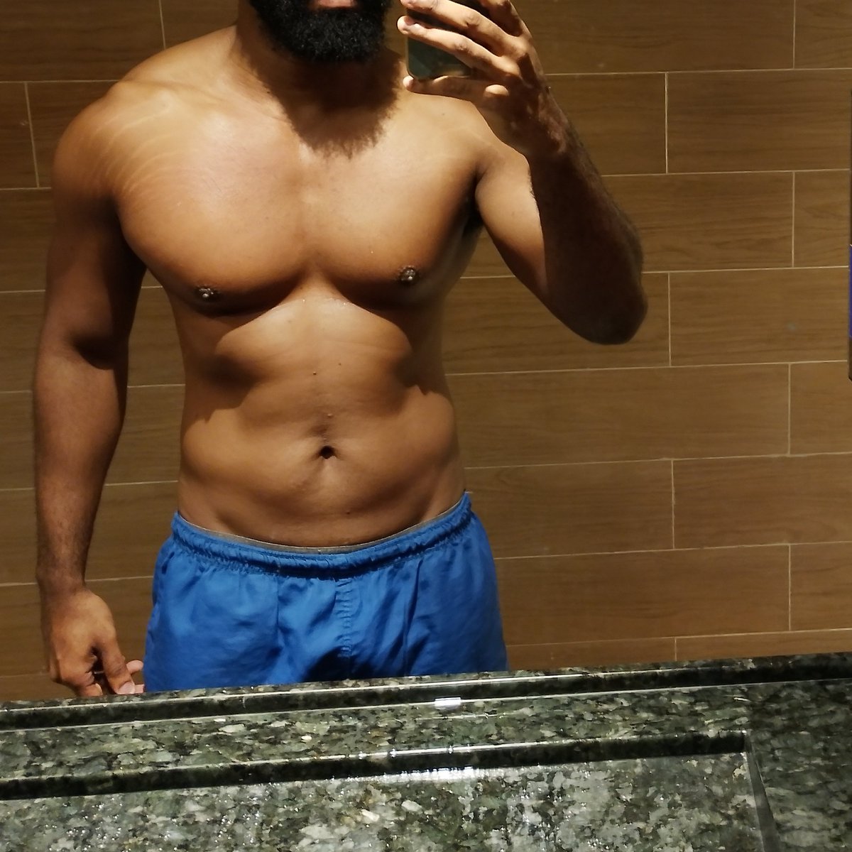 barbacarioca93's tweet photo. 💪🏾💪🏾 https://t.co/fbdiAhBemf
