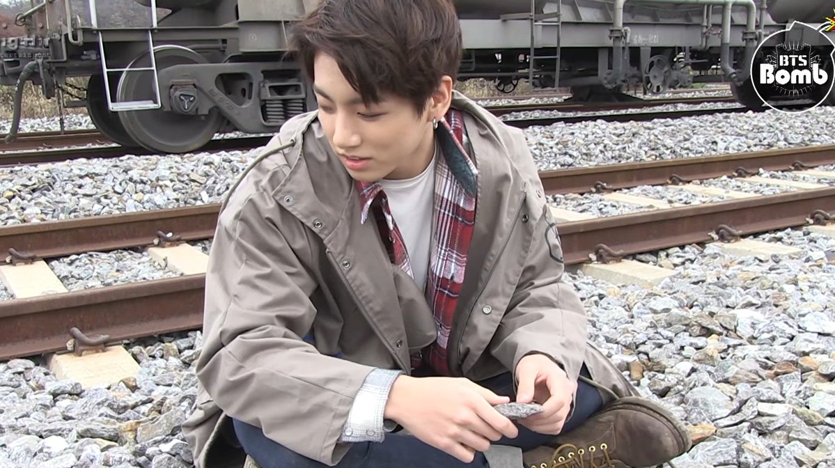 inxayn28's tweet photo. my jungkookie has been a certified curious pookie since forever🥹🥹🥹 https://t.co/exrOKJqNS5