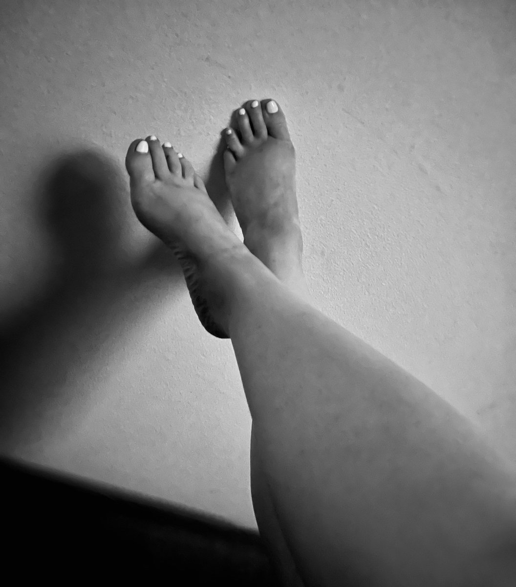 GoddessLuna_VIP's tweet photo. @Loser3254 You're asking the wrong ones because you aren't ready to submit properly. Stop whining about who’s a scammer and start proving you’re worth the attention of a real Goddess. Less talking, more delivering. Here is your path to redemption: https://t.co/vwejRNODrm 👑💸 https://t.co/A0EptwlTCC