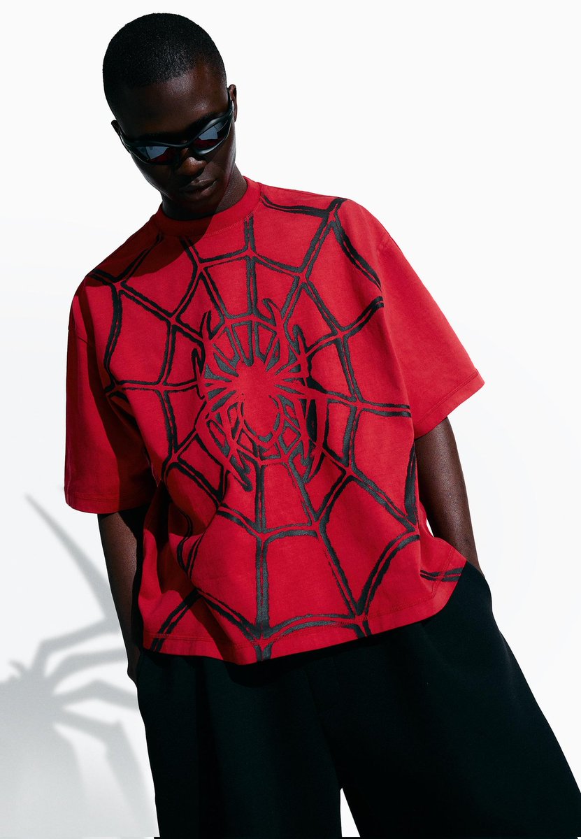 SpideyNewsFR's tweet photo. Qui va porter le t-shirt rouge Spider-Man de chez @bershka pour Brand New Day ? 🤪 https://t.co/u4XSHvYqJU
