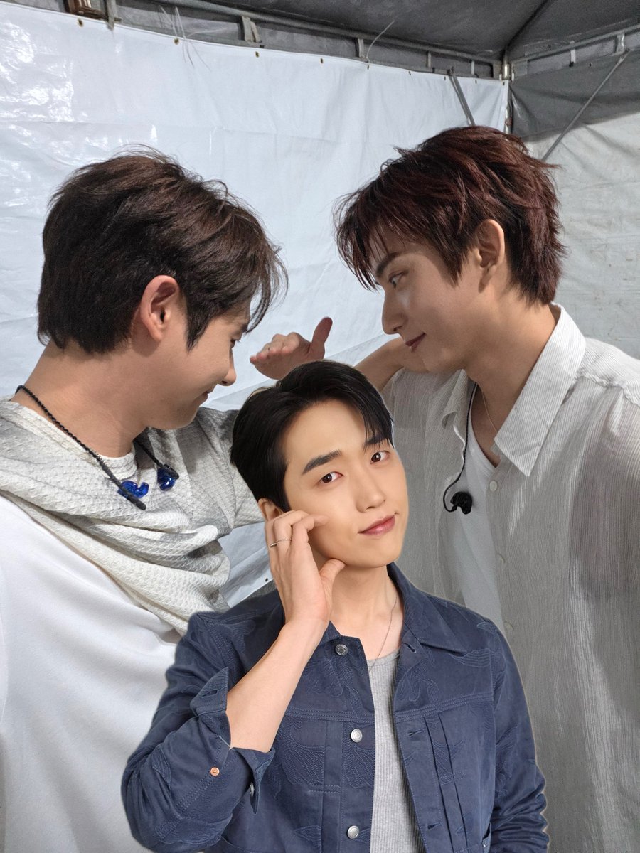 _B1A4OFFICIAL's tweet photo. 화롄썸머페스티벌을 찾아주신 대만 팬분들과
함께 즐겨주신 화롄시민 여러분,
그리고 먼 한국에서부터 더운 날 화롄을 찾아주신 바나들까지

함께해서 행복한 여름밤이었습니다! https://t.co/ZWVFbE04Ii