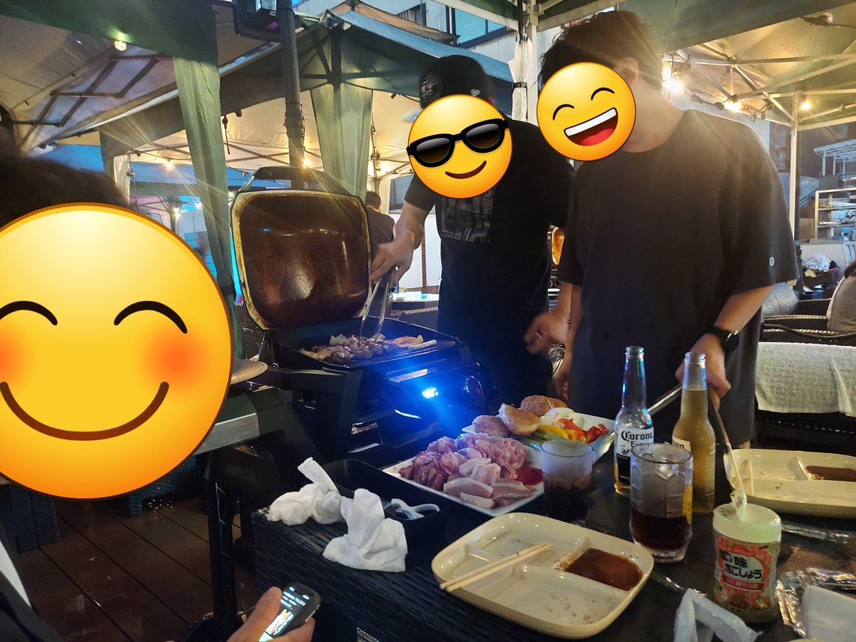 ym22017891's tweet photo. 今日はちはる塾(概念)会でした
屋上BBQ(カラオケ付き)スタイルで生憎の雨でしたが熱意の傘で雨が止み意義のある会(かどうかは知らんけど)でした
ちはる塾には歌唱力がえぐい化け物がいてて今度こっそり勝手にN●Kのど自慢にエントリーしておこうと思います https://t.co/IX4QXXUO0R