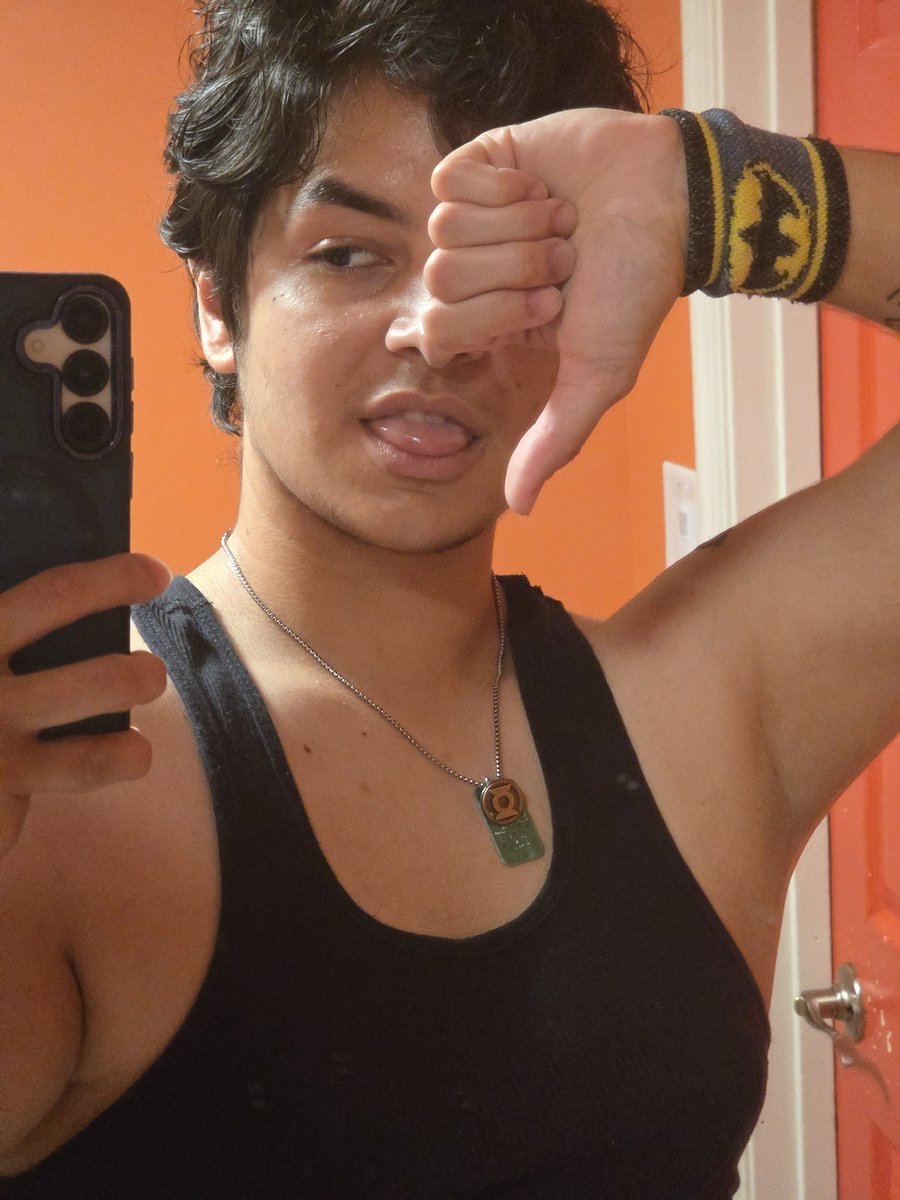 pyroinfusion's tweet photo. Tank top for work because im Not changing for a stupid sweaty half day shift https://t.co/q9IZJCWLtu