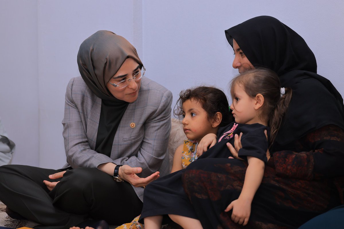CYAZMAC's tweet photo. 📍 Hayati Harrani Mahallesi

Mahalle Başkanımız İbrahim Kaya ile birlikte kıymetli üyelerimizi ziyaret ederek gönül köprülerimizi güçlendirdik, talep ve önerilerini dinledik.

Teşkilatımızın gücü, milletimizle kurduğu samimi gönül bağından, kapı kapı, gönül gönüle yürüttüğü çalışmalarından gelmektedir. Birlik ve beraberlik içerisinde #TürkiyeYüzyılı hedeflerimiz doğrultusunda azim ve kararlılıkla çalışmaya devam ediyoruz.

Ziyaretimize eşlik eden Şanlıurfa Büyükşehir Belediye Meclis Üyemiz Mehmet Karademir’e, AK Parti İl Yönetim Kurulu Üyemiz Mehmet Salih Uğur’a ve AK Parti Eyyübiye İlçe Kadın Kolları Başkan Vekilimiz Medine Düger’e teşekkür ediyorum.

@Akparti @abuyukgumus @mustafaelitas @acarfaruka @hakanaksu058 @farukaytek @M__Karademir