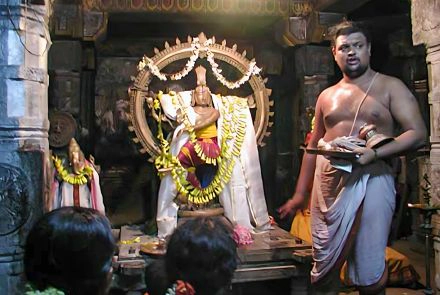 14dayadventist's tweet photo. Something to think about this 4th of July:

Did the ancient Anunnaki demons created #Poopjeet #Hindu #Indians (and other related races) to mine gold for them hmm?
Are these the Spawns of Satan (SNAKE!) Bible talked about and what the Jews would call "soulless goyim?" https://t.co/oqnWYmcHx2