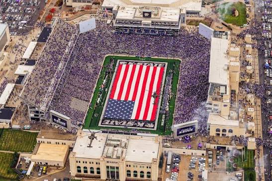 BarstoolKState's tweet photo. 🇺🇸 https://t.co/NaeJu2CCxl