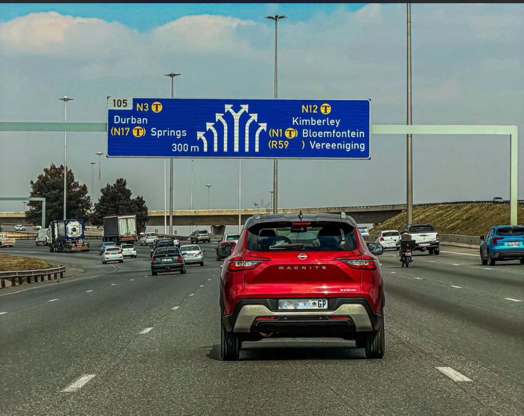 Ms_Logical's tweet photo. One wrong lane and you will spend your weekend in China. 🤞🏾 https://t.co/47hXdvt5dw