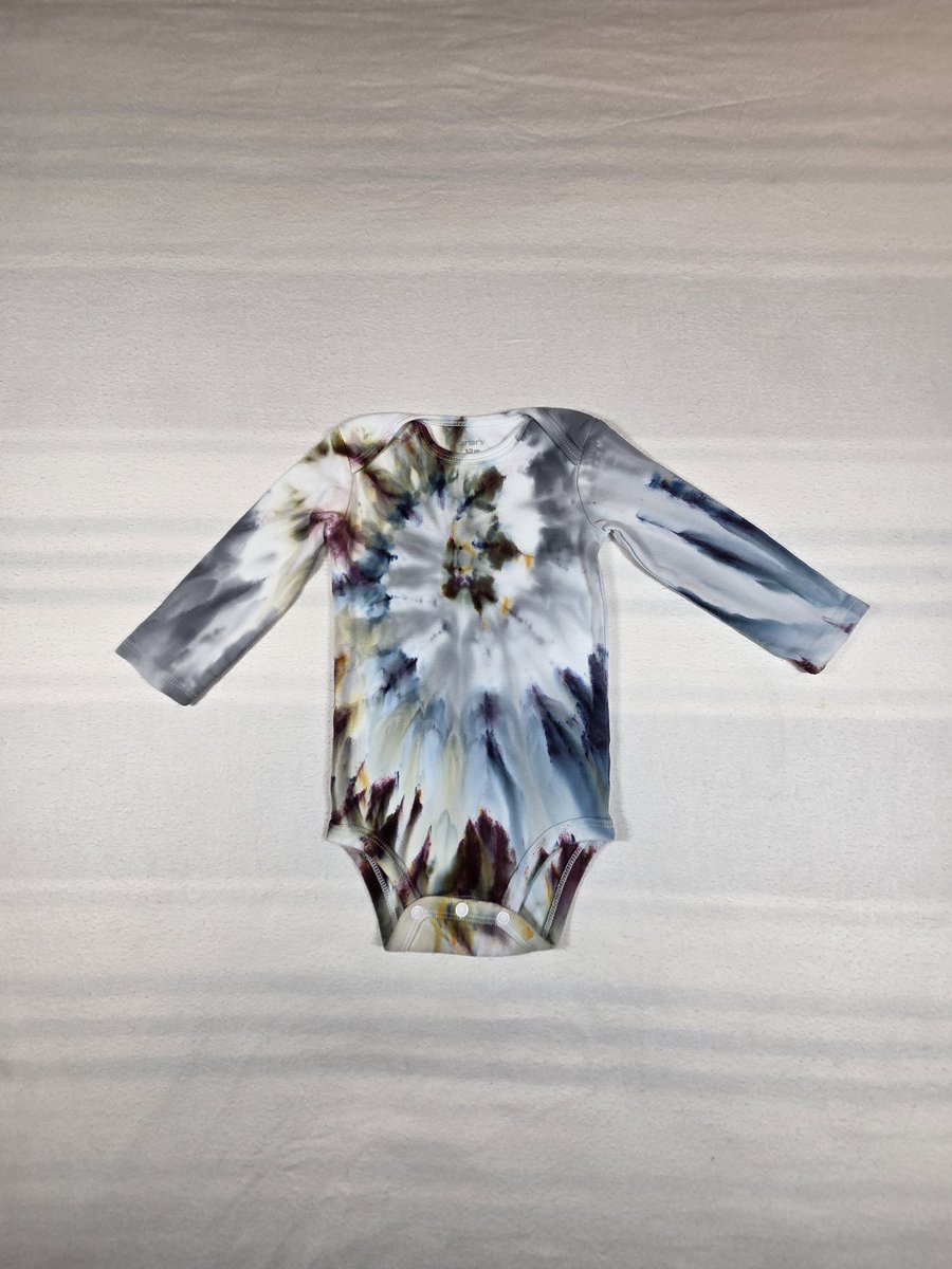 KeystoneTieDye's tweet photo. Some onsies from which Nancy may pick😍 https://t.co/sYAqfS9BK1