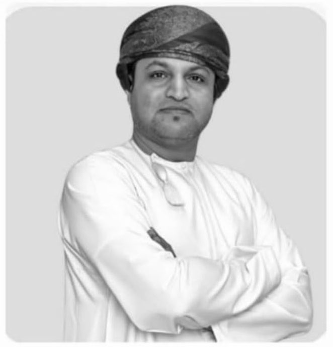 YaqoubSa's tweet photo. بقلوب مؤمنة بقضاء الله وقدره، تلقيت نبأ وفاة الأخ العزيز والزميل الكريم خالد البلوشي، مدير الشؤون الإدارية والمالية بمكتب والي شناص.

عرفت الفقيد زميلاً في الدراسة، ثم جمعنا اللقاء قبل أسبوعين، واتفقنا بكل حماس على أن نلتقي مجدداً للتنسيق وتنفيذ عدد من البرامج التدريبية الهادفة لخدمة الموظفين في مجالات متعددة. كان – رحمه الله – شغوفاً بعمله، مخلصاً في عطائه، ومتفانياً في خدمة وطنه ومجتمعه.

رحم الله الأخ خالد رحمة واسعة، وغفر له، وأسكنه فسيح جناته، وألهم أهله وذويه وزملاءه الصبر والسلوان. وإنا لله وإنا إليه راجعون.