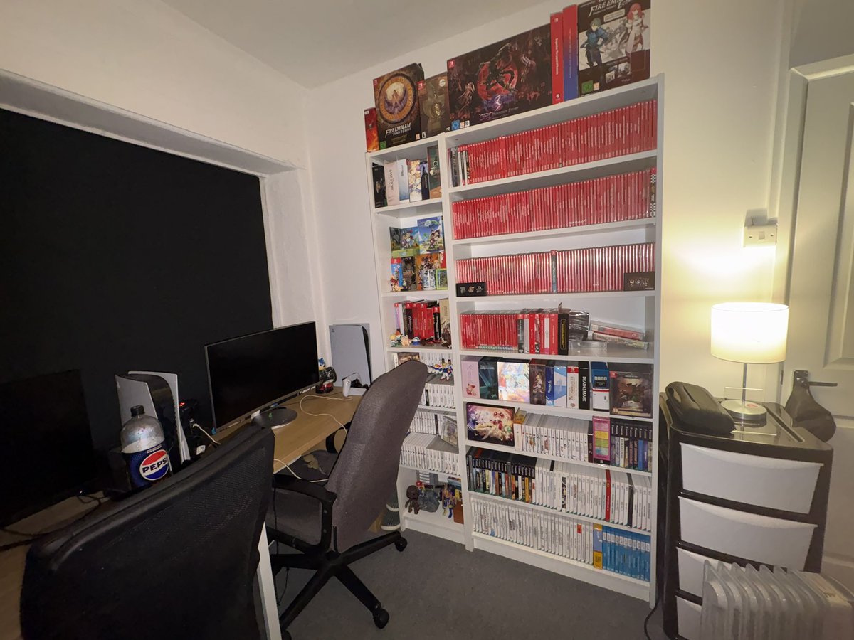 Getgrumpedon's tweet photo. genuinely fuck sony and any mf who licks their ass red raw like it’s their last meal on earth 

#physicalgames https://t.co/6klTxeUSy1