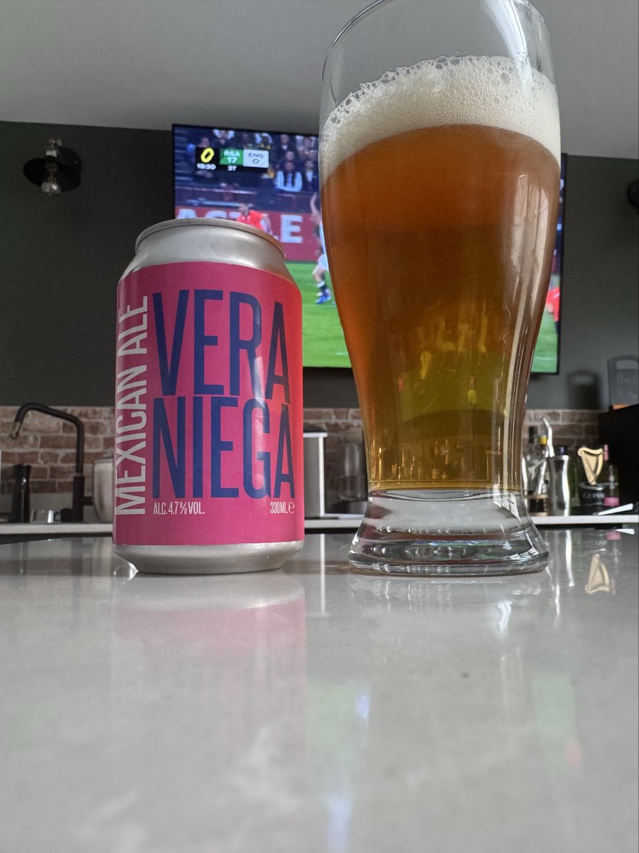 ArthurJGates's tweet photo. Vera Niega, Wendlandt. Golden Ale. Crisp, light, very drinkable. Turned over to see if England are doing any better at rugby. They are 17-0 down. I have poured it I to a proper glass. Perfect head. Small victories. 4/5. https://t.co/xDLjlE9fJC