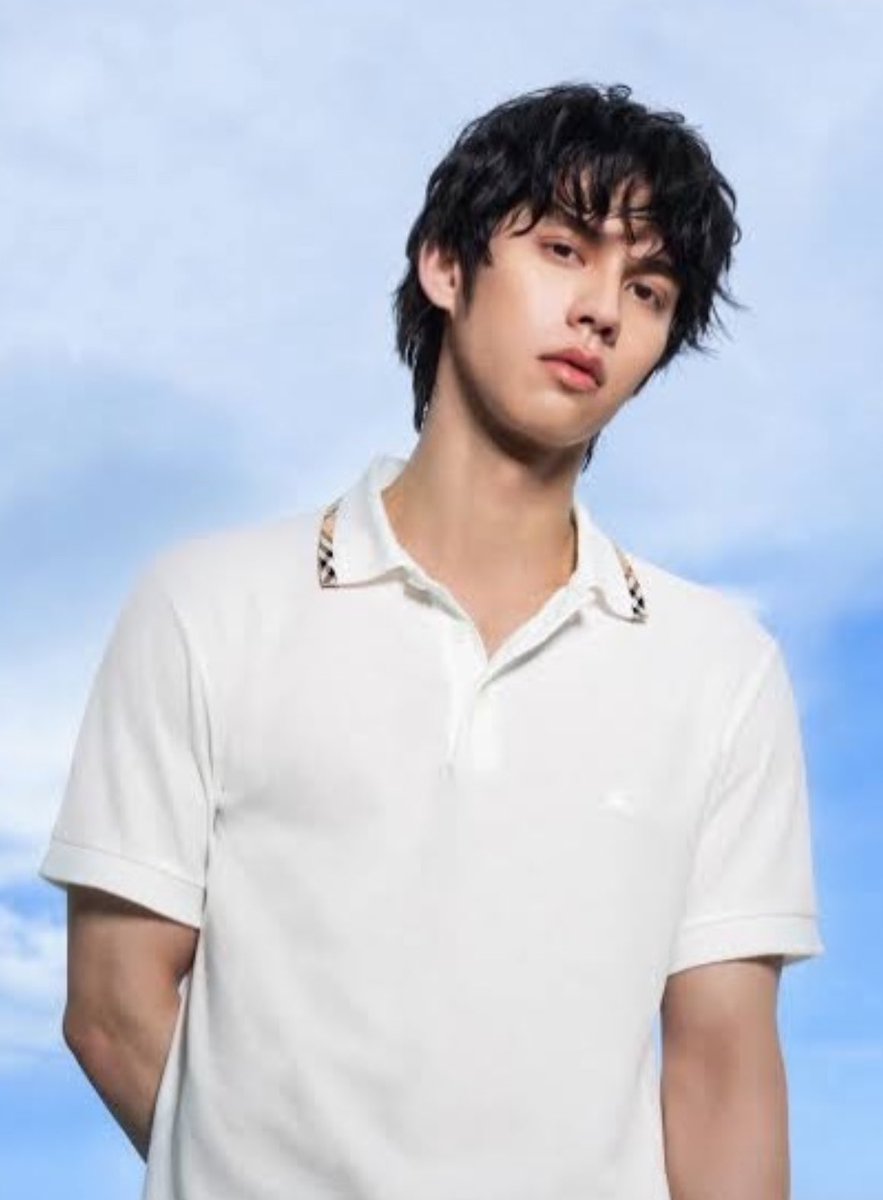 MMei_mei7's tweet photo. So cool... That look from Bright is so attractive! 😍🖤

Ig : z_zocial
#BurberryxBRIGHT 
#Burberry #bbrightvc https://t.co/qahXZhdHIC