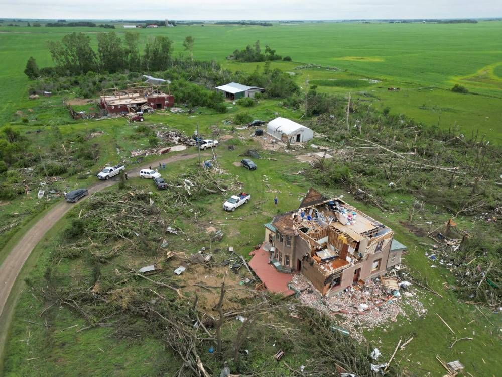 thebrandonsun's tweet photo. Today's Editorial: Rossburn-area residents Brian and Bernadine Brown witnessed firsthand the awesome and terrifying power of a tornado this week when it ripped off the southeast corner of their century-old brick farmhouse. https://t.co/9n9AkQg1ey #bdnmb https://t.co/LPfUWjvhO6