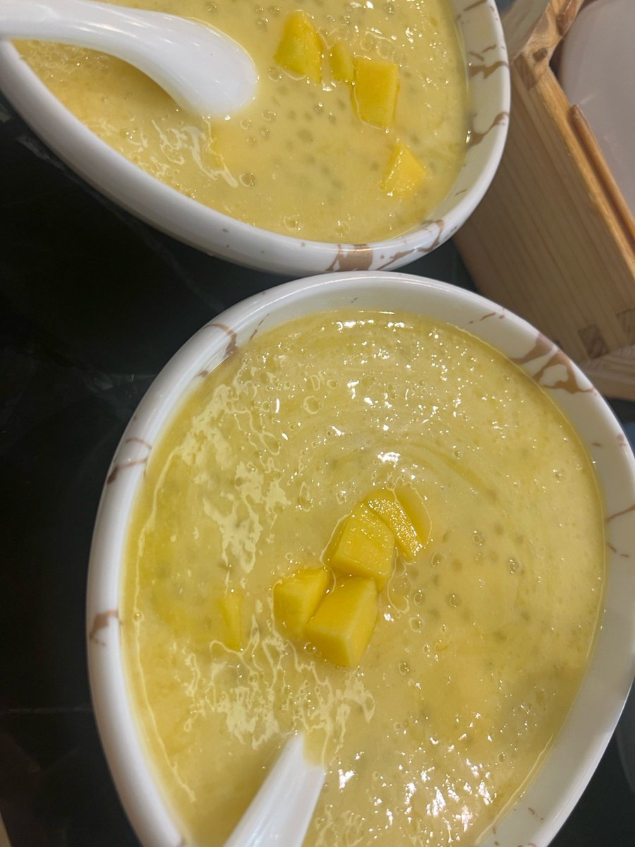 acidmagenta's tweet photo. Just found the coziest hole-in-the-wall dim sum spot in Chinatown! The har gow was so plump and juicy—best I’ve had in the city. Will be back this weekend for their siu mai!  #FoodieAdventures #DimSumNight， https://t.co/KF2vWRuLCD