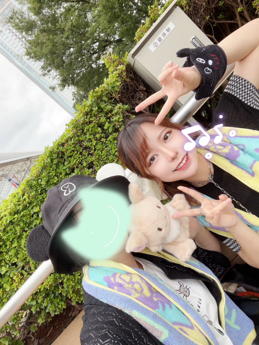 reC2a2T's tweet photo. TOP4のLIVE参戦✨✨
好きになって何年も経っててびっくり🫢
楽しかったーーーーー♡♡♡

ほっぺが痛い https://t.co/CNuoiD6XhG