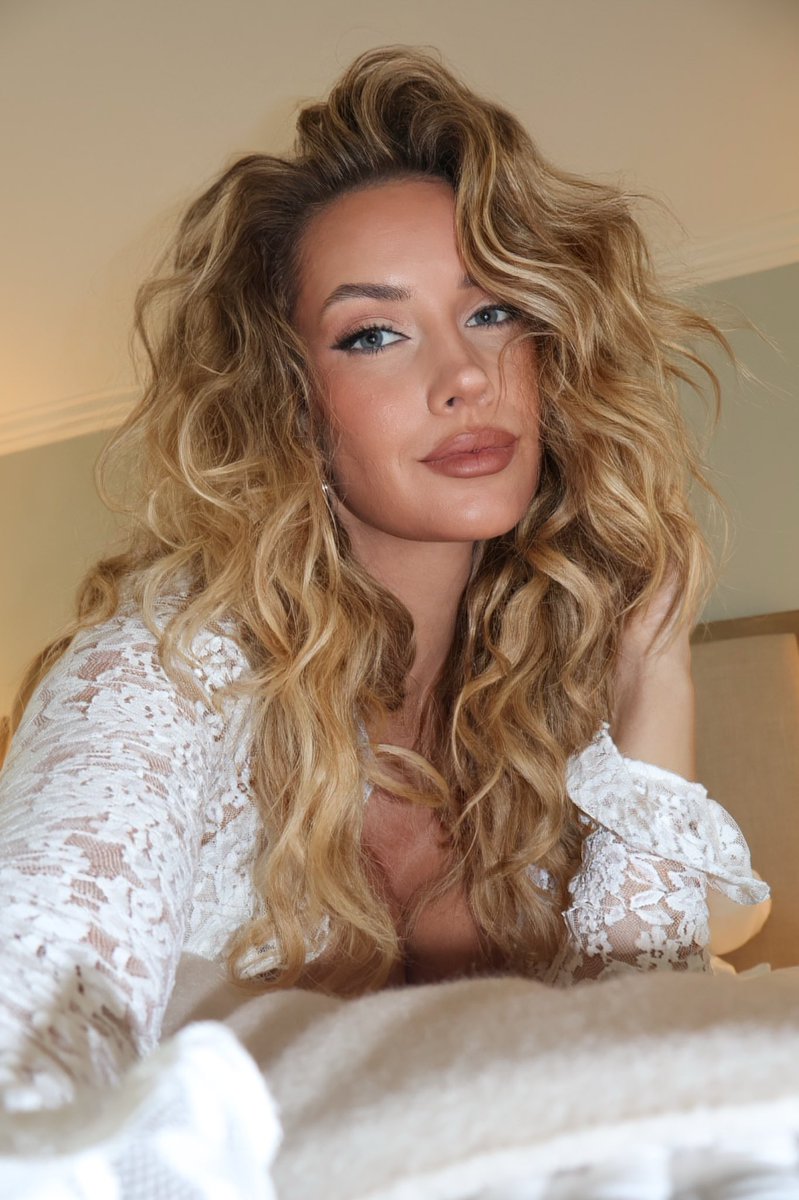 Golfspiranbabe's tweet photo. My attitude matches my lips.  Happy independence 💕 https://t.co/SYJlnpwNjS