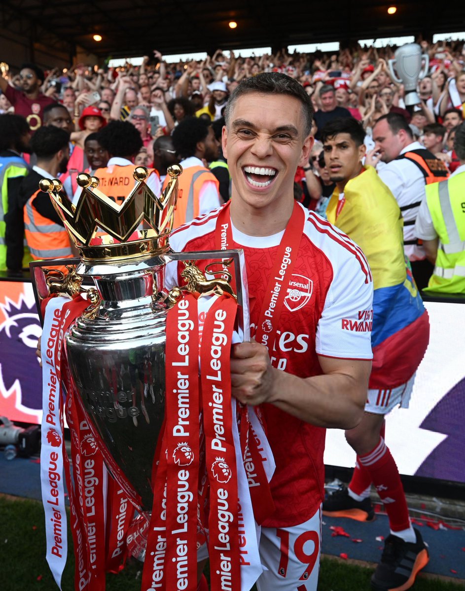 David_Dein_FC's tweet photo. Further to previous updates, I'm told Trossard received approaches from two premier league clubs. However, Leo made it clear to his reps that he has no interest in joining another premier league side. Should Trossard agree a move to Besiktas, he will leave Arsenal as a premier league champion🏆