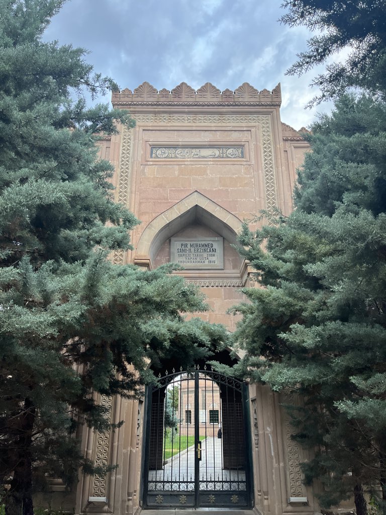 erastyen's tweet photo. başka kapı yok ki gidelimm https://t.co/sTEPVrAtGW