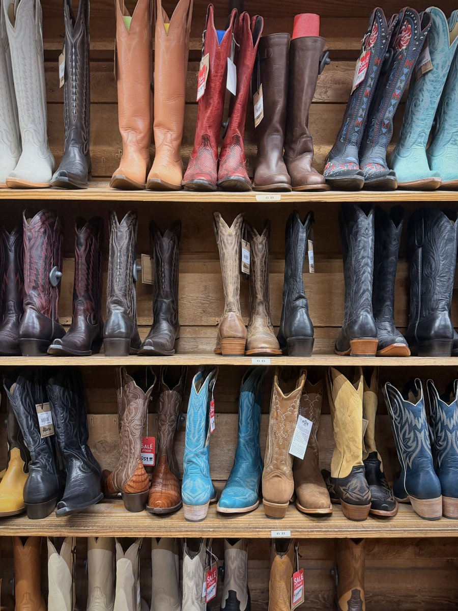 ivyune's tweet photo. Although I do not dress like a cowboy I do appreciate the look of Texas https://t.co/RqsAPwxtiw