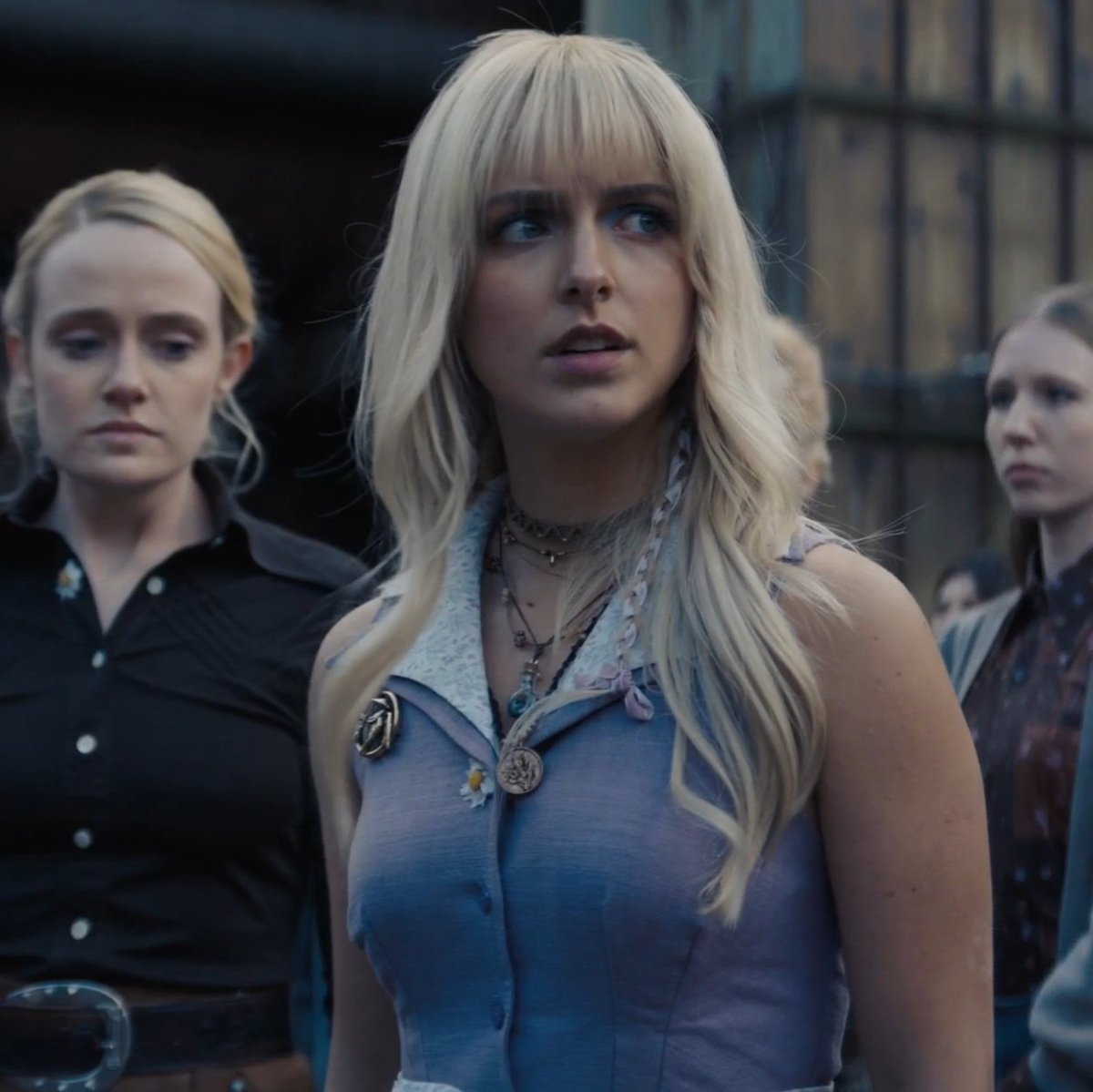 reksqvzi's tweet photo. MOCKINGJAY PIN??@)$(@($(!( https://t.co/T3830DrRJo