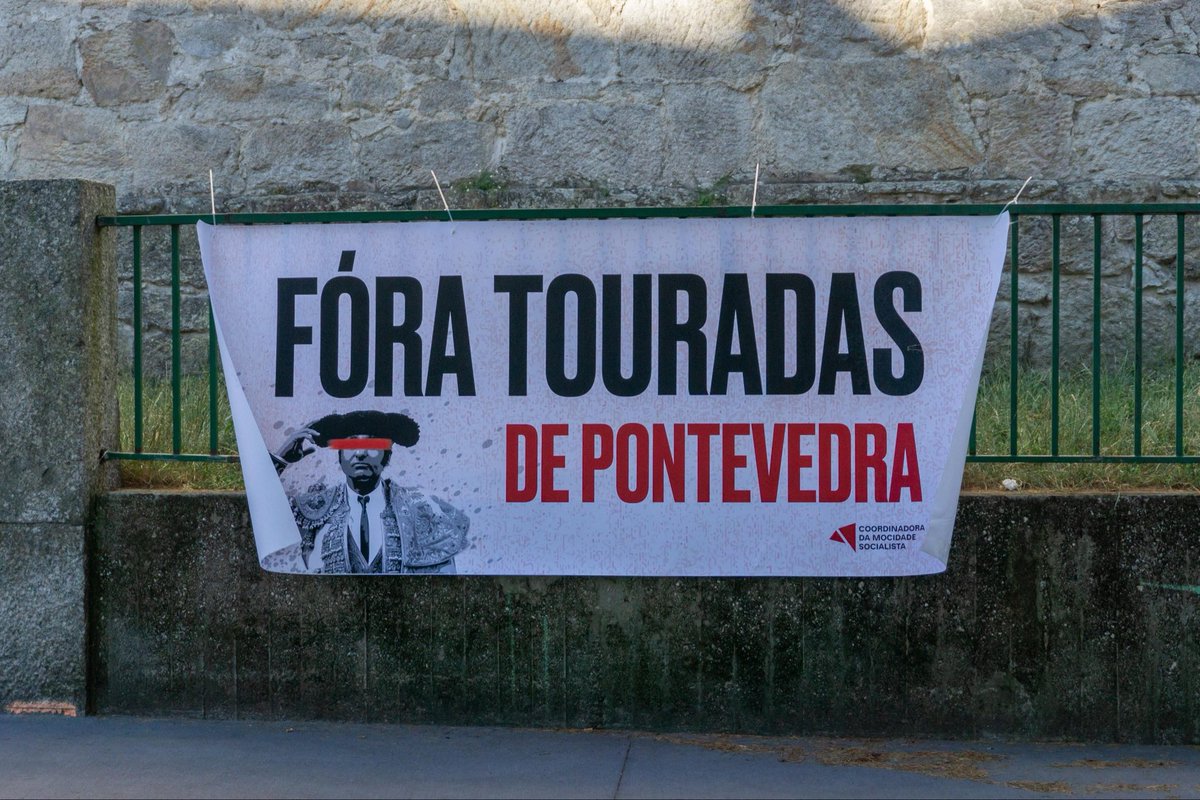 CMSPontevedra's tweet photo. 🚩 Hoxe celébrase en Pontevedra unha tourada na súa Praza de Touros. Dende a CMS Pontevedra rexeitamos este acto de violencia e españolismo.

FÓRA TOURADAS DAS NOSAS RÚAS! https://t.co/g62FBShZse