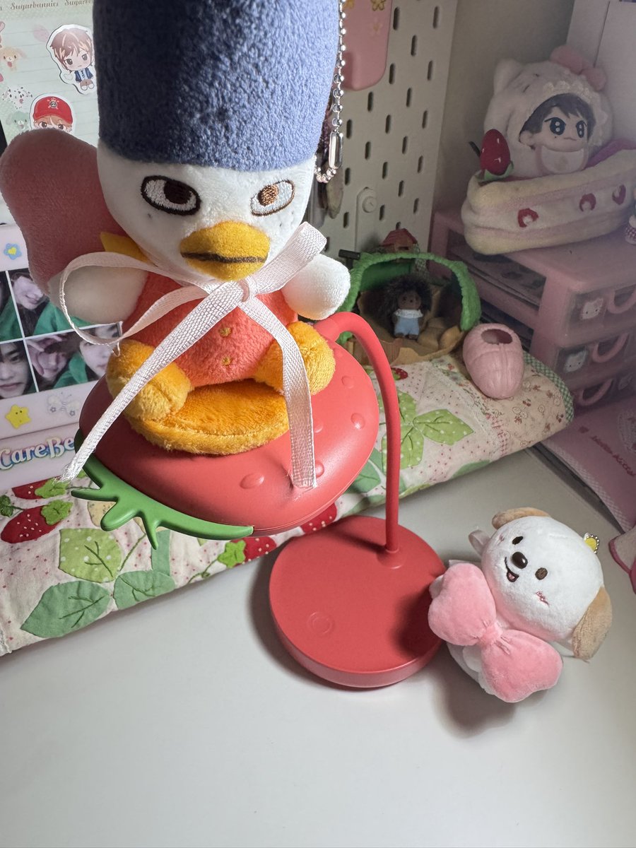 shuliyboo's tweet photo. 🐶: เทอลงมาเถอะนะ มาง้อแล้ว

🐤: หึ ไม่ :(

🐶:    ˃̣̣̥᷄ ᴖ ˂̣̣̥᷅ https://t.co/LlIvAeooZP