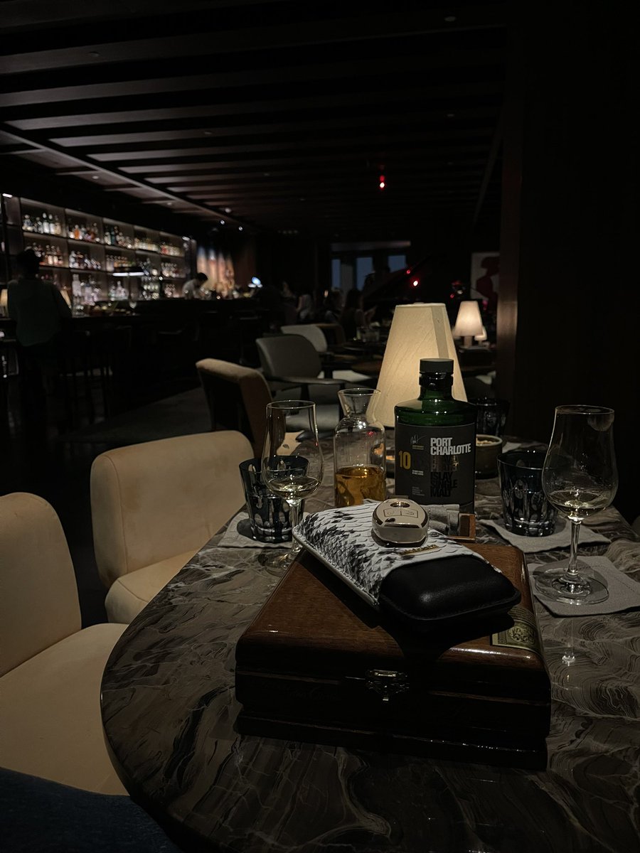 RedrumSMcrow's tweet photo. Night Vibes https://t.co/DZ3dwvBkx2