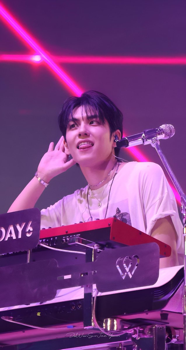 DoWonSunJaeYoun's tweet photo. 20260704 DAY6 THE DECADE FINALE 

#원필 #WONPIL https://t.co/p2RJfNUH8x
