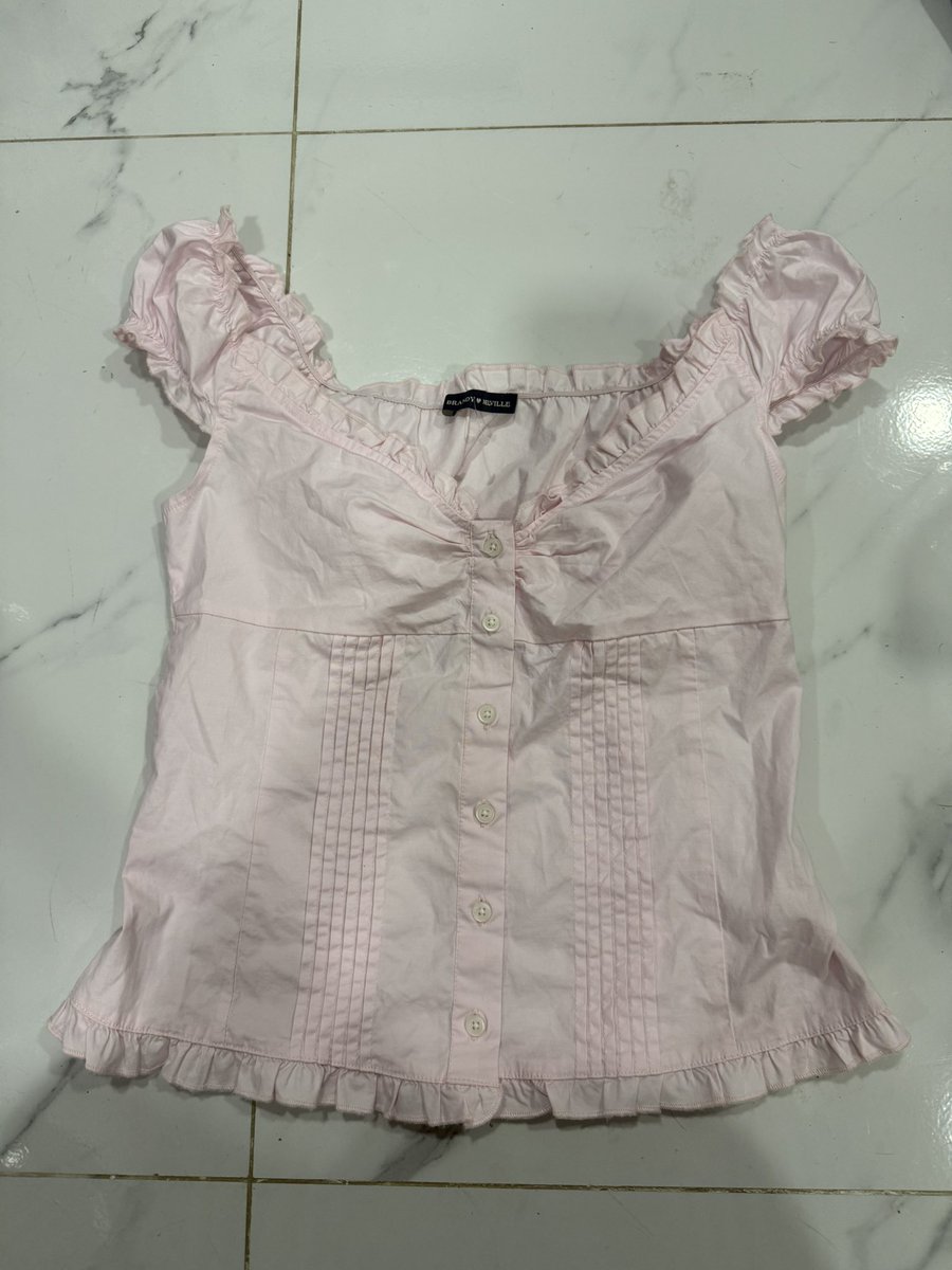 nuna_26301's tweet photo. ปล่อย เเบนดี้ ซักเก็บ 1190 บาท
ผ่อนได้ค่ะ
นัดรับได้ค่ะ💖
#เสื้อผ้ามือสองสภาพดี #cintageshopส่งต่อ #ส่งต่อbrandymelville #brandymelvillethailand #brandymelville #ตลาดนัดสกุชชี่ #ส่งต่อbrandy https://t.co/v5JIeJFvJA